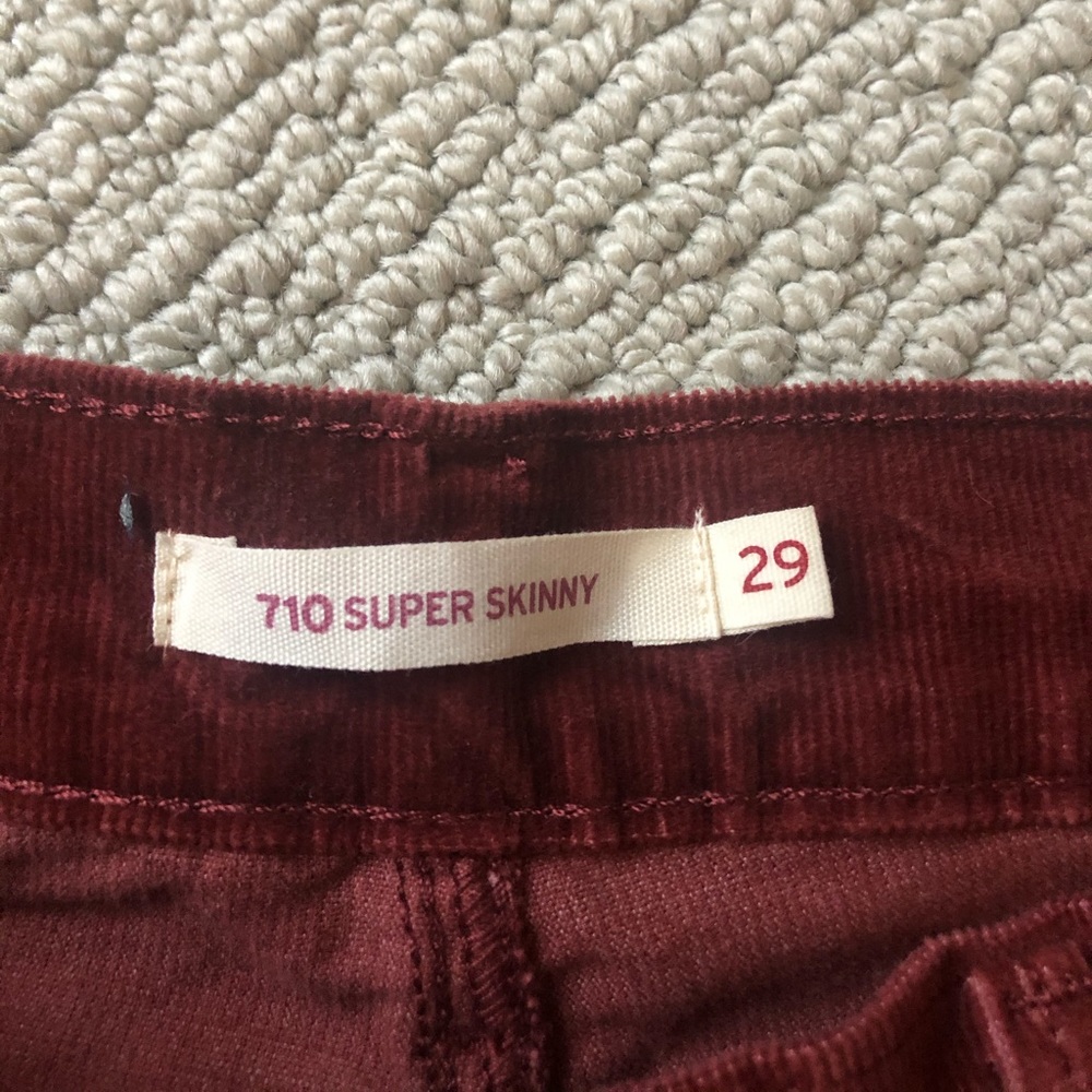 Women’s Levi corduroy pants